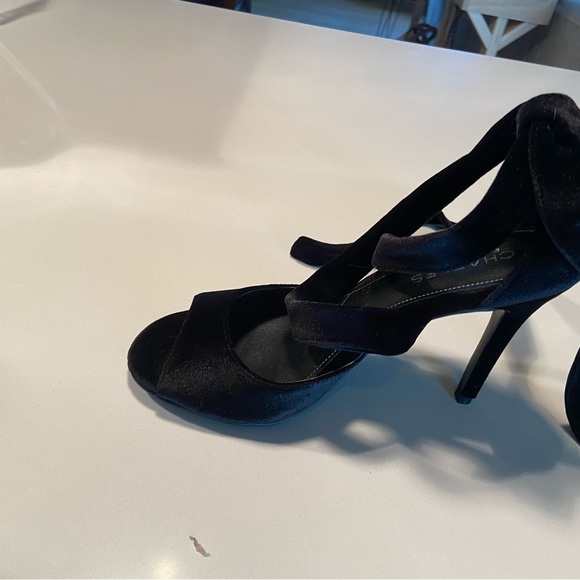 Charles David Heels Size 6 - Picture 4 of 8